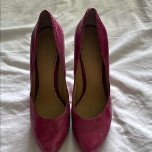 Nine West Pink Snakeskin Pumps